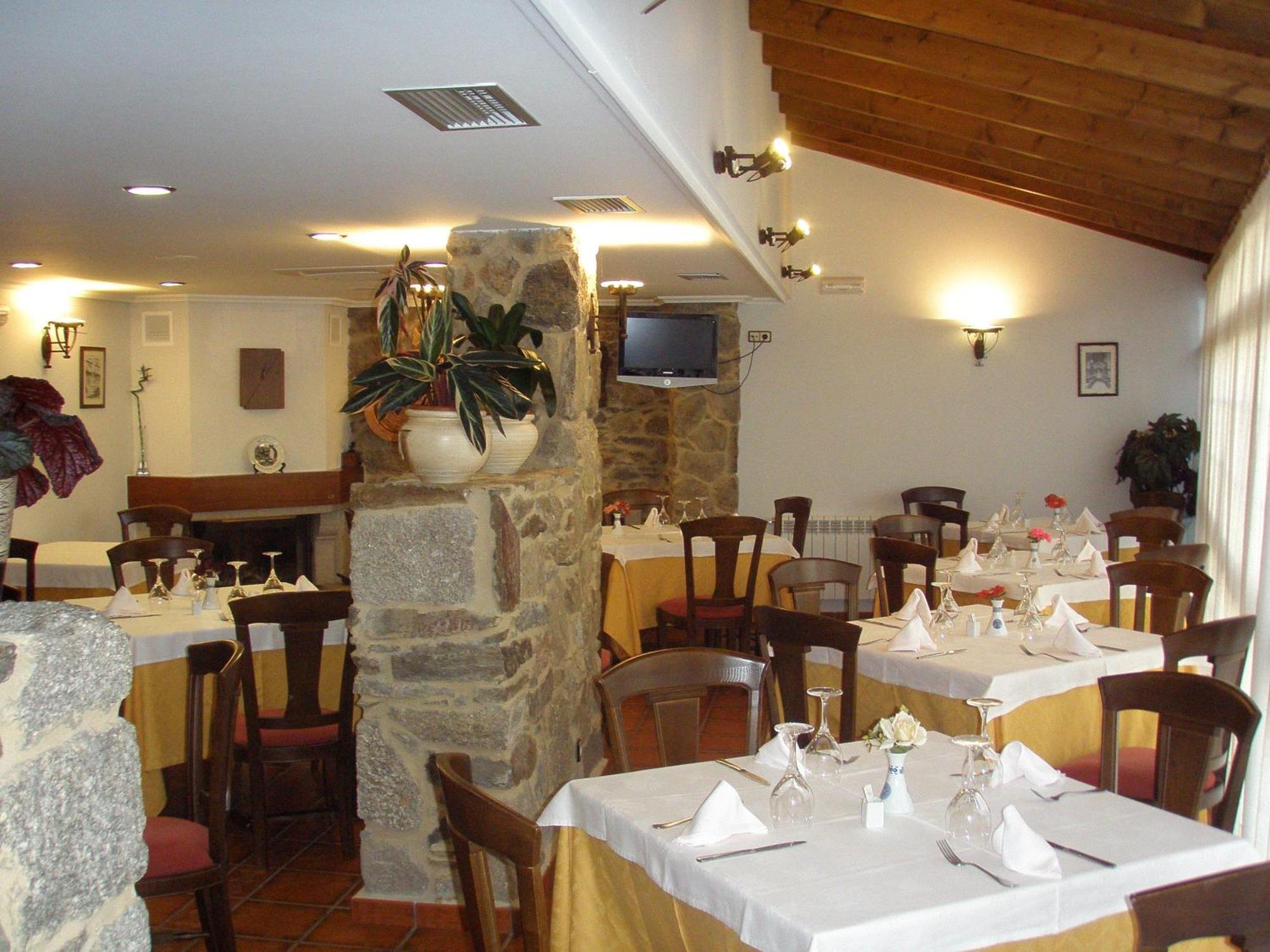 קסטרו קלדלאס Hotel Caldelas Sacra-Pension Rustica 3 Estrellas מראה חיצוני תמונה