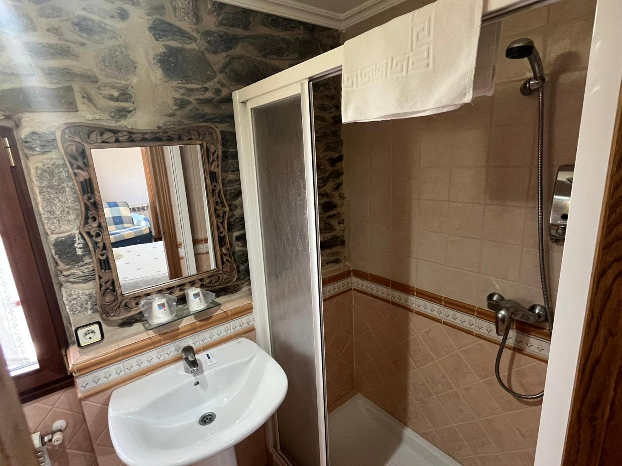 קסטרו קלדלאס Hotel Caldelas Sacra-Pension Rustica 3 Estrellas מראה חיצוני תמונה