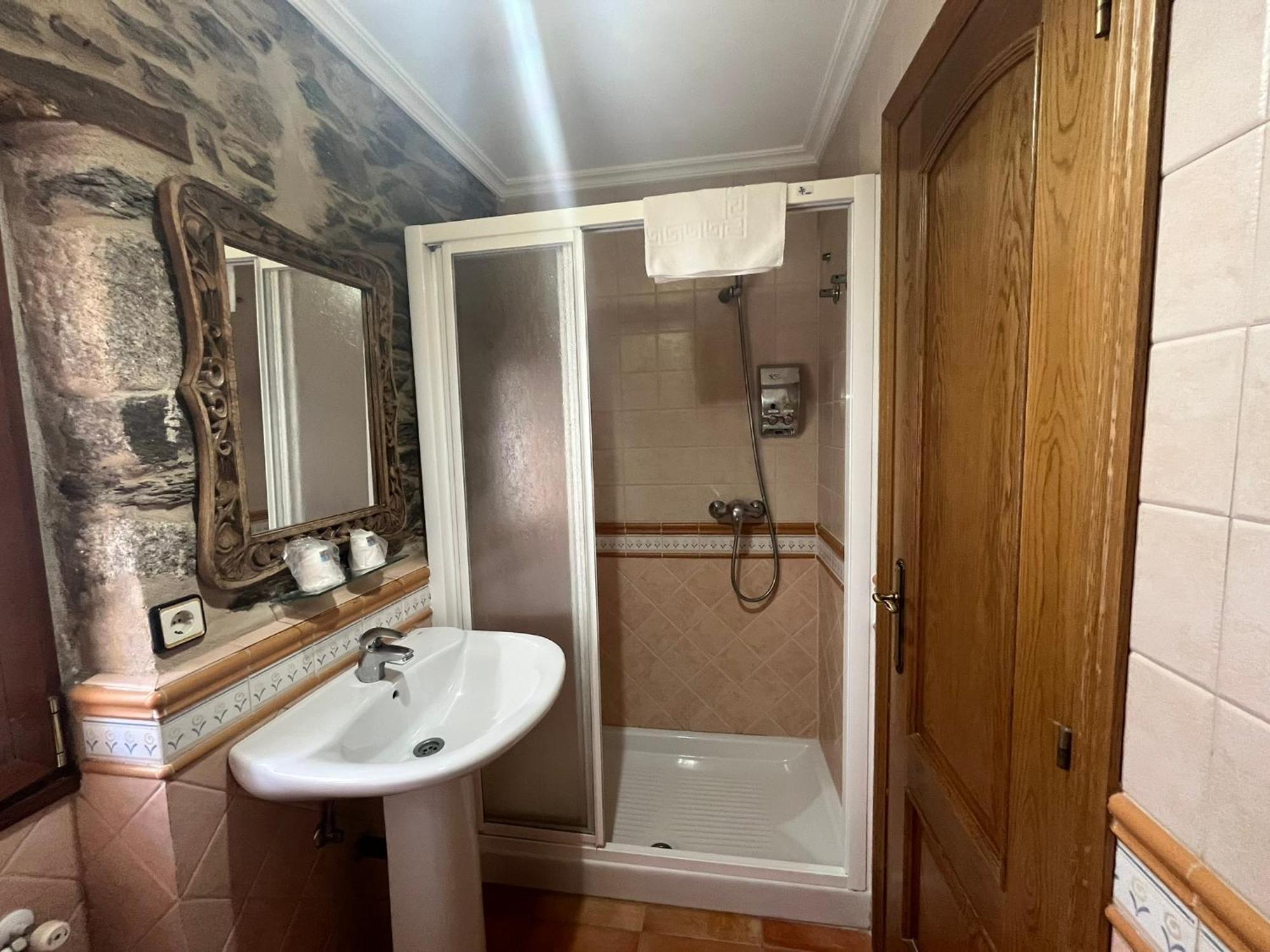 קסטרו קלדלאס Hotel Caldelas Sacra-Pension Rustica 3 Estrellas מראה חיצוני תמונה