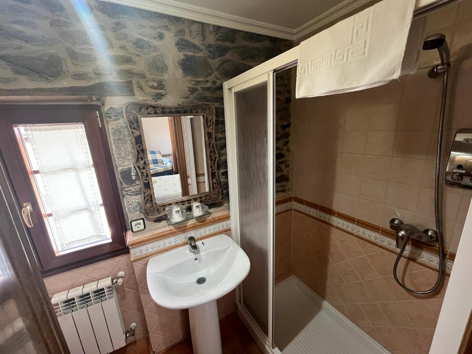 קסטרו קלדלאס Hotel Caldelas Sacra-Pension Rustica 3 Estrellas מראה חיצוני תמונה